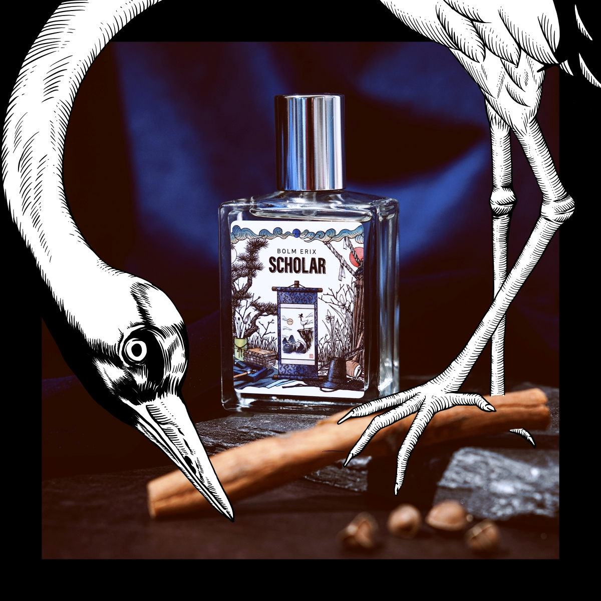 볼름에릭스 스콜라 향수 실물 사진, 학 일러스트와 우디 노트 원료가 연출된 감성 이미지